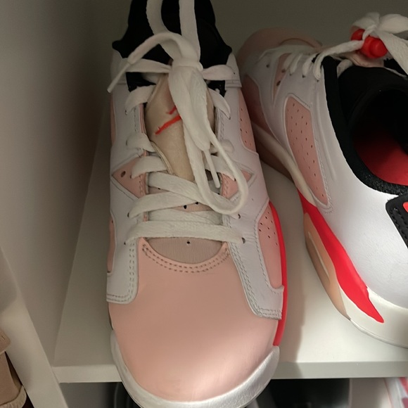 Jordan’s - Picture 3 of 3